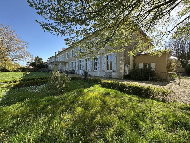 Mortagne sur Gironde, 17120, 20 Chambres Chambres,Demeure,A vendre,1151