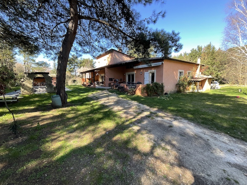 9 Chambres Chambres, 16 Chambres Chambres,3 Salle de bainSalle de bain,Maison,A vendre,1168
