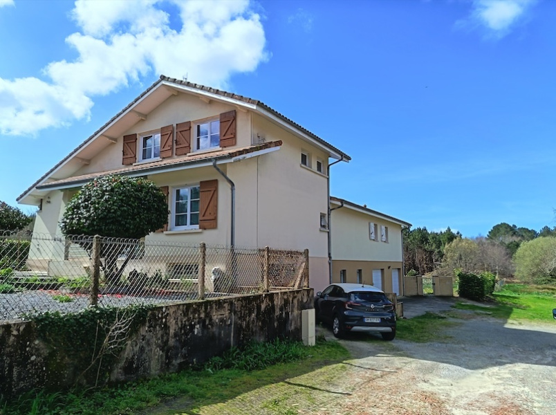 6 Chambre Chambres, 8 Chambre Chambres,2 Salle de bainsSalle de bain,Maison,A vendre,0,801857 6 Chambre Chambres, 8 Chambre Chambres,2 Salle de bainsSalle de bain,Maison,A vendre,0,801857